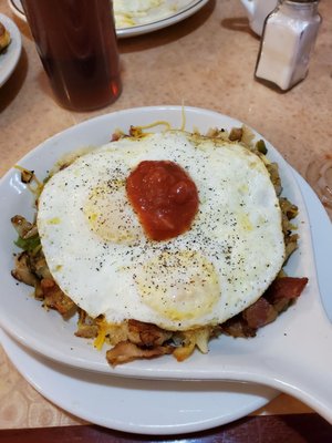 A house specialty plate at D's Country Cafe